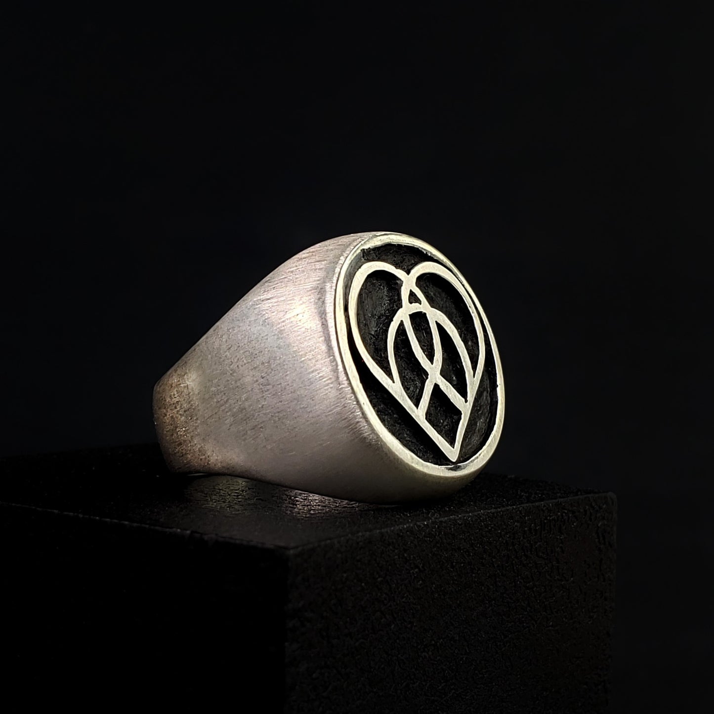 LLC Big Signet Ring